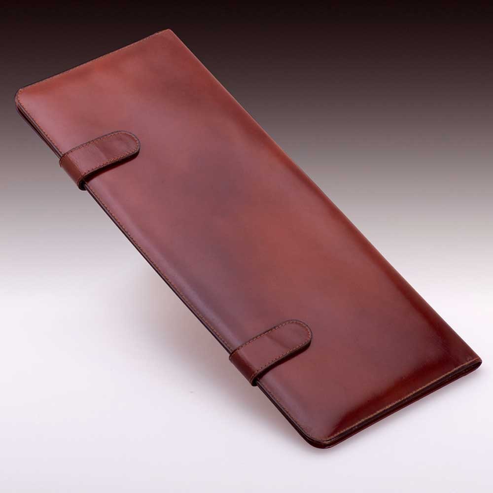 Flat brown handcraftet leather case